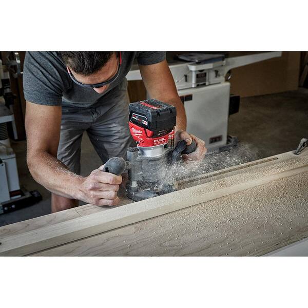 M18 FUEL 18V Lithium-Ion Brushless Cordless Compact Router w/ Compact Router Plunge Base