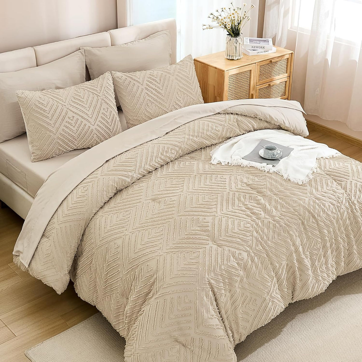 Queen Comforter Set 7 Piece Dark Emerald Green - Bed in a Bag Queen Boho Lightweight Fluffy Tufted Bedding Sets with Comforter, Sheets, Pillowcases & Shams