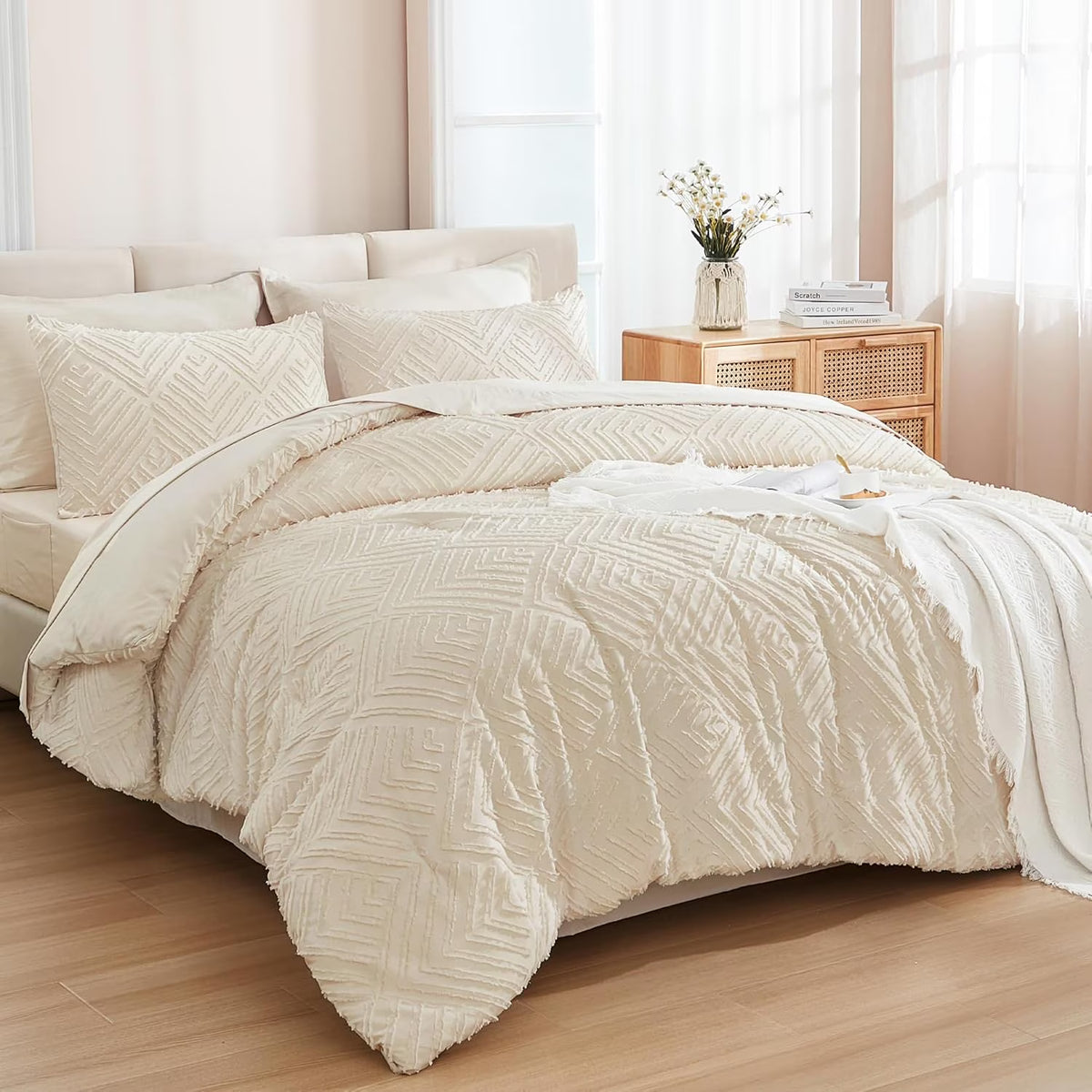 Queen Comforter Set 7 Piece Dark Emerald Green - Bed in a Bag Queen Boho Lightweight Fluffy Tufted Bedding Sets with Comforter, Sheets, Pillowcases & Shams