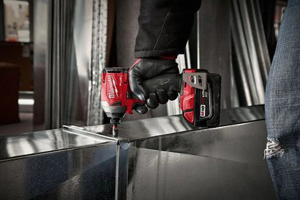 Milwaukee M18 Fuel 1/4" 18V Hex Impact Driver Kit 2853-22 with (2) 5Ah Batteries, Charger, & Carrying Case