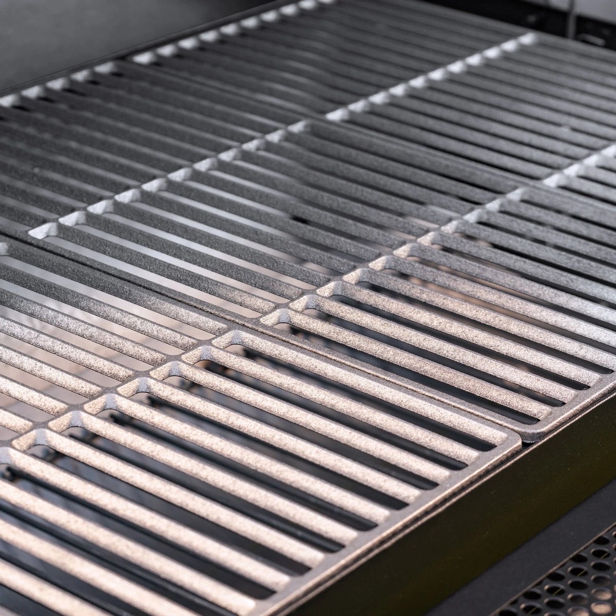 Char-Griller Smokin�?Outlaw Charcoal Grill and Offset Smoker